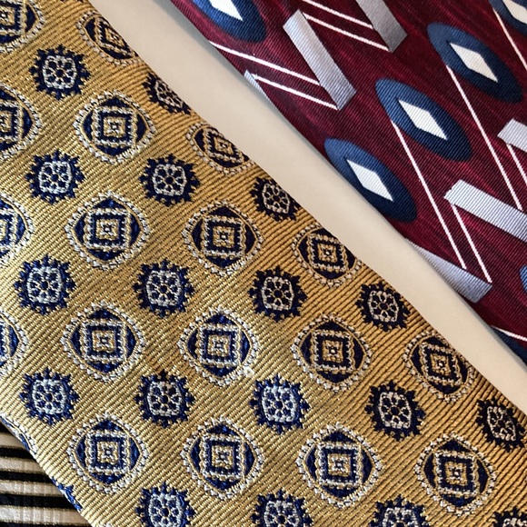 Assorted Silk Ties 4 in a group - Picture 5 of 8